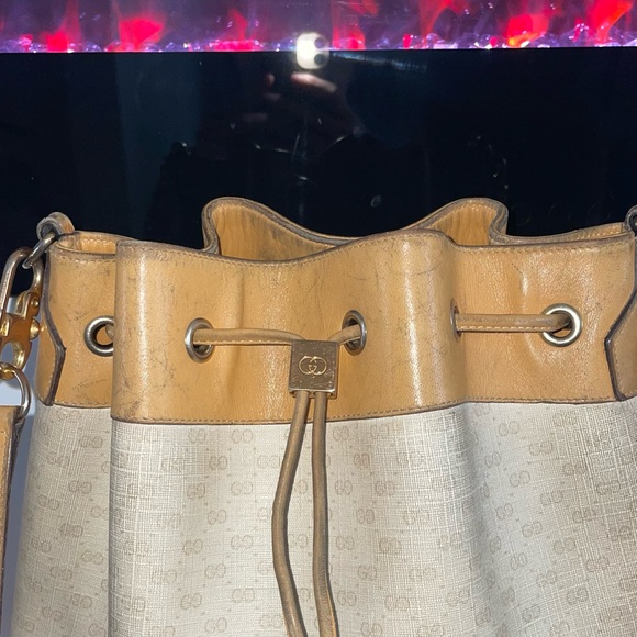 Authentic Gucci Vintage White Monogram Canvas Drawstring Bucket Bag - Picture 10 of 16